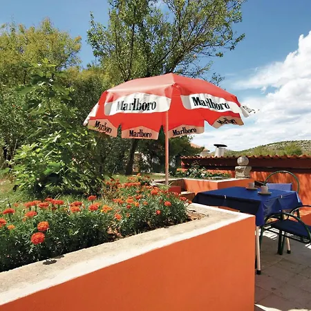 度假居 Sparadici Lxii *