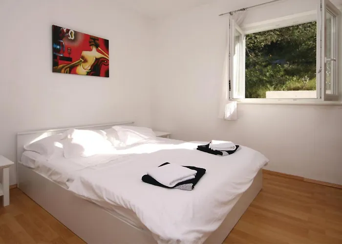 Sparadici Lxii Feriehus *